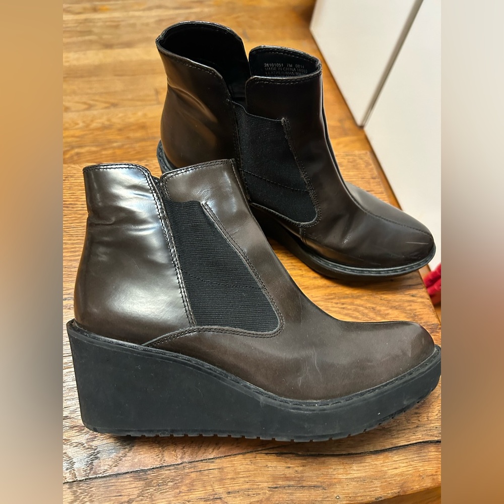 Clarks boots marcelle game taupe 7 / 37 1/2 wedge comforter stylish